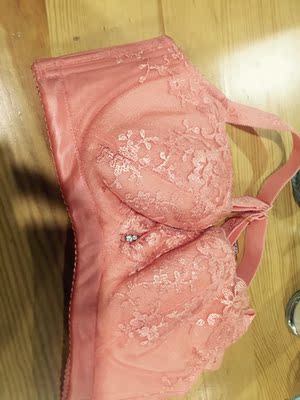 一般都是在实体店里买的.最后工作太忙没时间就想着网购一下.果然没失望 .宝贝质量很好 .一分钱一分货.已经是第二次在这里买了 想买的小伙伴不用犹豫 再次祝生意新隆