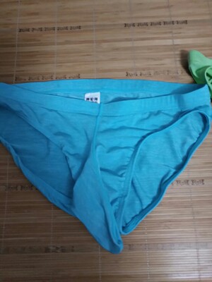 宝贝收到了，质量太差了，穿着一点也不舒服，一点都不透气，穿着很热，差差差，客服说的多么好，都是货不对板