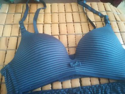 非常满意，轻薄又聚拢，还透气，料也好，很舒服，才这价格，超值！！