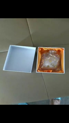 刚需品，最近天不是那么晒了，穿着吊带去海边玩真好。买回来试了试，刚好，味道不大，还很贴。穿着吊带几乎看不出来，又避免了尴尬。