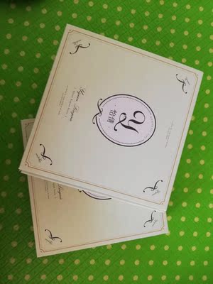 好看，也非常好穿，只是给妈妈买了两个他们家的，里面是棉的，没有海绵，妈妈说超级舒服，所以自己也选了一个年轻款的，真的夏天好穿到爆，就是觉得再平价些就更好了，嗯，还是很赞的