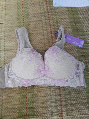 这是第二次购买，衣服质量好，价格适中，物流也很快，会继续购买