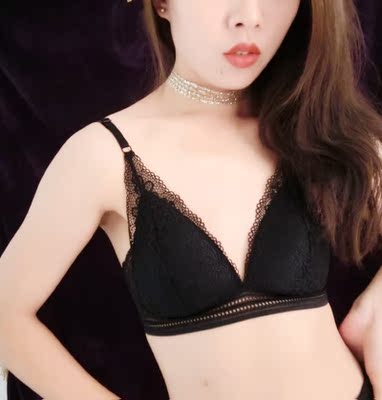 内衣不错，蕾丝漂亮，有一点点胸托，穿上挺舒服的，不会觉得勒