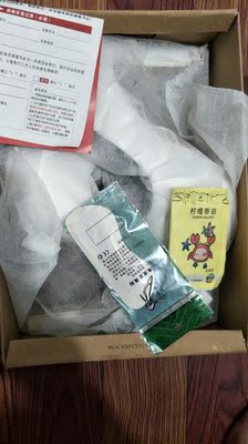 拿到宝贝很满意很喜欢，店主太贴心了还给放了香袋和后跟垫，物流也超快，虽然不急着穿店家还给加急送，好的没话说