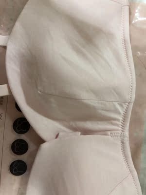 老顾客了,料子很软,很舒服,适合小胸的妹子。 老顾客了,料子很软,很舒服,适合小胸的妹子。