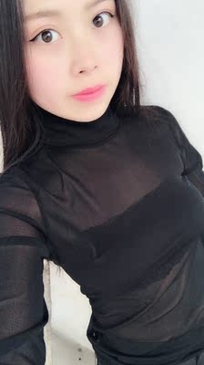 挺好看的，里边大哥小背心之类的或者是做内搭都挺个性的，衣服穿着挺显瘦滴，目前穿着也没有出现抽丝的现象，必修滴满意哈