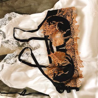 宝贝，质量特别好，非常满足我的期待。 轻薄透气适合夏天。样子也是非常的时尚。卖家还专门贴心的，送了小礼物。还送了专门装内衣的袋子。看上的姐妹不要犹豫了，快下手吧。