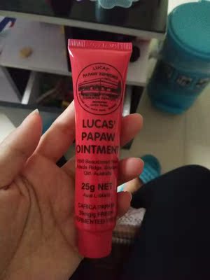 老公孩子都是过敏性皮肤，碰到脏的东西皮肤容易起包，家里一直都有备着一支，前阵子熊娃以为用完了给拿去装水玩了，刚才给孩子打开涂了一下应该是正品