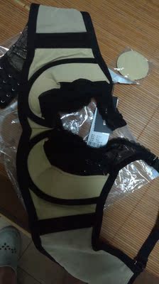 买过好几次这个了啊，性价比很高，穿的很舒服，夏天穿比较薄，比较舒适，这次买的那个胸围小了点，然后又客服很快给我换了大一号的，服务态度非常好，黑色超薄的一点都不透，体重134，身高168，买的b90，还挺合适的