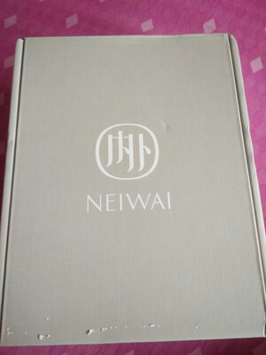 一下子买了两件，质量很好，很轻，试穿了一下，还不错