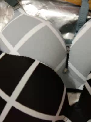 买了4件，都很喜欢，无钢圈的，很舒服。