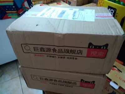 黄桃罐头还可以的，买了两箱，由于运输时泡沫箱0包装，加上倒置存放，收到时均没有发生挤压破损情况。罐头价格低廉，比较实惠，给好评。