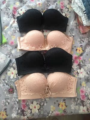 真的好舒服，二代，三代。肤色黑色各一个。比我买的那些加厚款还要聚拢，而且还比较显胸。小胸都能穿出深沟来