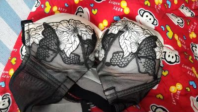 快递挺快的，内衣也很好，物美价廉，很喜欢哦