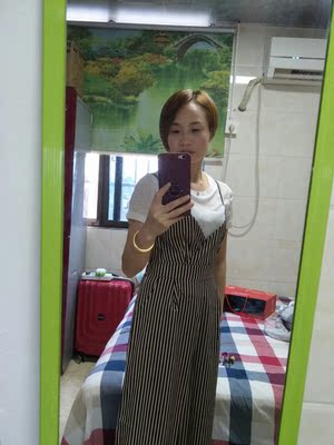 买来配我的背带裤挺好看的，面料薄薄的挺凉爽