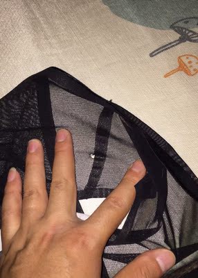 老婆拿到家洗了刚穿上就发现线头那里破了，而且还不舒服，因为洗过了没法退了老婆气的就把几条都扔了