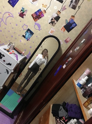 短裙料子挺厚的