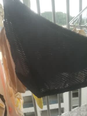 穿起来很舒服 刚刚好不大不小  摸起来很有质感