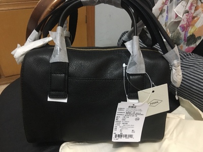 真实使用感受Fossil化石手提女包怎么样，上档次吗？最新款式是什么？