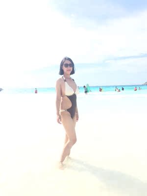 一直很相信这个品牌，不是第一次买了 这次买的连体游泳裤，首先没有透明小包包放在里面，我记得以前买都会有小包包放裤子的 其次，100%我收到的这款是退货产品，因为全新的产品底裤是塑料薄膜粘住的，但是这次没有 给三星绝对是因为品质还可以，要不是国庆急着用，我肯定也会退