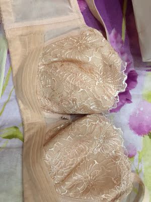 第一次在网上买内衣,没想到和专柜一样,而且还便宜好多哦,收藏店铺以后都在你这买 第一次在网上买内衣,没想到和专柜一样,而且还便宜好多哦,收藏店铺以后都在你这买