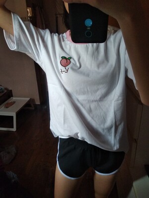 超舒服的,质量非常好,不会太过短,遮得到屁屁 呵呵 超舒服的,质量非常好,不会太过短,遮得到屁屁 呵呵