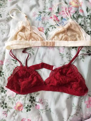 颜色很漂亮，夏天搭配吊带衣服很好看，做工质量都不错的，价格很美丽。颜色真的超好看。