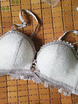 超级好看呀，设计感很强，价格便宜，是这家的常客