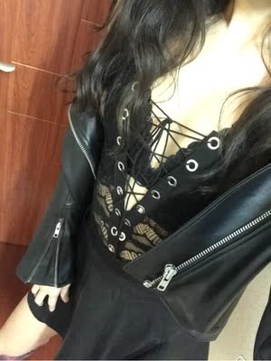 衣服很漂亮很性感，物超所值