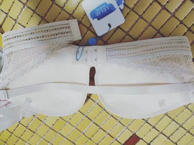 没有色差，跟图片一致，手感很好，棉柔亲肤，码也很正。不错的宝贝，喜欢赶紧入手吧，还会回购！祝店家生意兴隆！