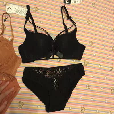 超爱这款 小性感 聚拢。适合小胸。必卖款式 赞一个 超爱这款 小性感 聚拢。适合小胸。必卖款式 赞一个