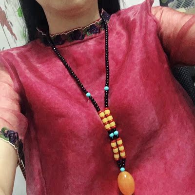 宝贝很好，是真丝的，颜色和商家描述一样。在实体店看见，八百多，这家看见同款，抱着试一试戴心态购买，哇唔，是一样的一样的一样的啊，开心开心，超级开心的一次购物.！