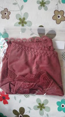 这一款是最喜欢的，肩带是交叉的，第一次穿这样子的，很喜欢啦。夏天穿不错的选择，这次购买很是满意。一共买了四套，每一件都很适合，都喜欢，以后就来他家啦。