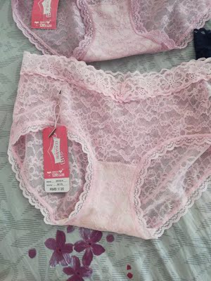 挺好的商品,穿上去感觉不错,很舒服,很不错的小内裤,感觉也不错,好评!好商家! 挺好的商品,穿上去感觉不错,很舒服,很不错的小内裤,感觉也不错,好评!好商家!