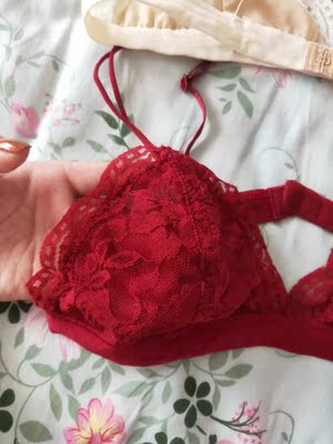 颜色很漂亮，夏天搭配吊带衣服很好看，做工质量都不错的，价格很美丽。颜色真的超好看。