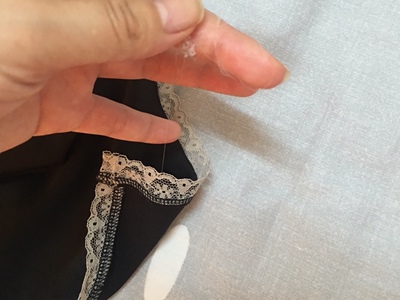 天哪我才穿3次、就穿着睡觉而已起来居然这样的、什么垃圾质量呀！蕾丝颜色就像衣服褪色染上了的颜色一样、淘宝购物这么久、最后悔的一次