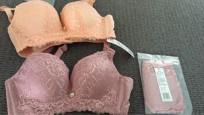 真服了，页面描述上写着不同的货号，收到后才发现原来是一样的，结果千挑万选的买了俩一摸一样的，算了，看在质量不错的份上也就不换了