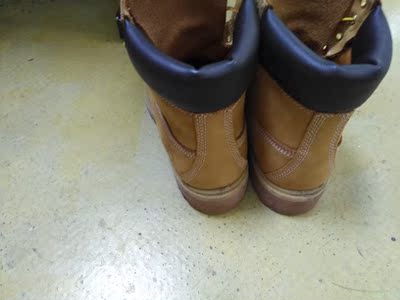 速度相当快,发货第二天就到了,鞋子整体不错,就是左脚有点磨脚,穿一阵应该就好了,很暖和,冬天也够用 速度相当快,发货第二天就到了,鞋子整体不错,就是左脚有点磨脚,穿一阵应该就好了,很暖和,冬天也够用