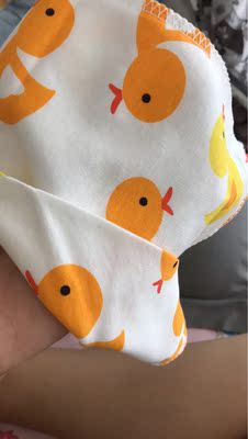 内衣料子很舒服，客服推荐尺码合适，不勒，弹力很大。