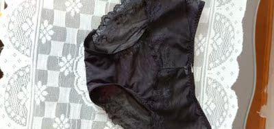 短裤已经收到，质量不错，手感也很好，档底部是棉的，洗了也不退色，穿的舒服，值得大家购买！