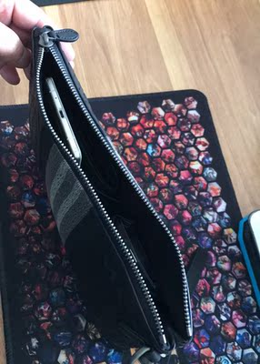 火爆的艾利斯斯普林斯男包怎么样，真相如何,看过才知