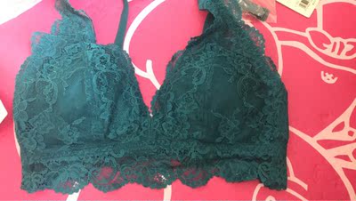 薄款,漂亮的蕾丝,有备用肩带一条 薄款,漂亮的蕾丝,有备用肩带一条