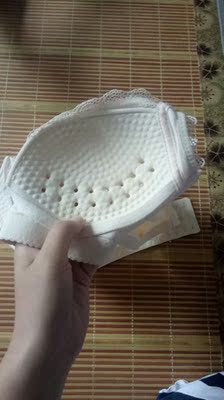 很满意，已经穿了两次，比较舒服，哦没想到罩杯哪里直接是通气孔，哈哈，喜欢，就是希望穿久了肩带不要松掉哦