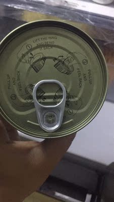 特别好吃的罐头！喜欢吃六个桃子一罐！冰箱冷藏更好吃！特别好吃的罐头！喜欢吃六个桃子一罐！冰箱冷藏更好吃！物流包装严实没有坏的！