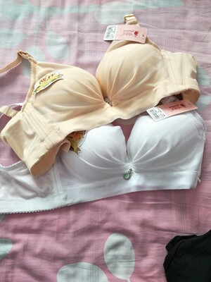 很棒的一次购物。卖家很贴心的送了一天小内裤，谢谢卖家哟，祝生意越来越红火哟