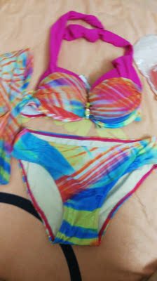 小胸穿着很聚拢。泳衣真心不错👍