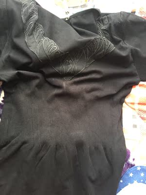 准备买一套穿穿看的 收到货  质量确定不错 很软和  洗了之后不掉色哦  而且 弹力很大  很喜欢 需要亲们  不要犹豫了  真心不错