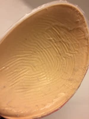 八九十块，就是下面这质量，今天是第三次穿。二三十块的也不是这质量吧？