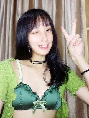 质量挺好的，颜色好看百搭显白衬肤色，丝绸的面料柔软舒适穿着舒服透气，满意