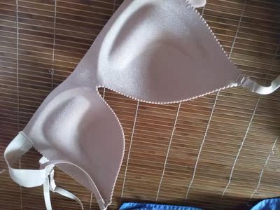 物流超级快，发货也快。收到之后也挺满意的，还没穿，明天穿了之后来追评